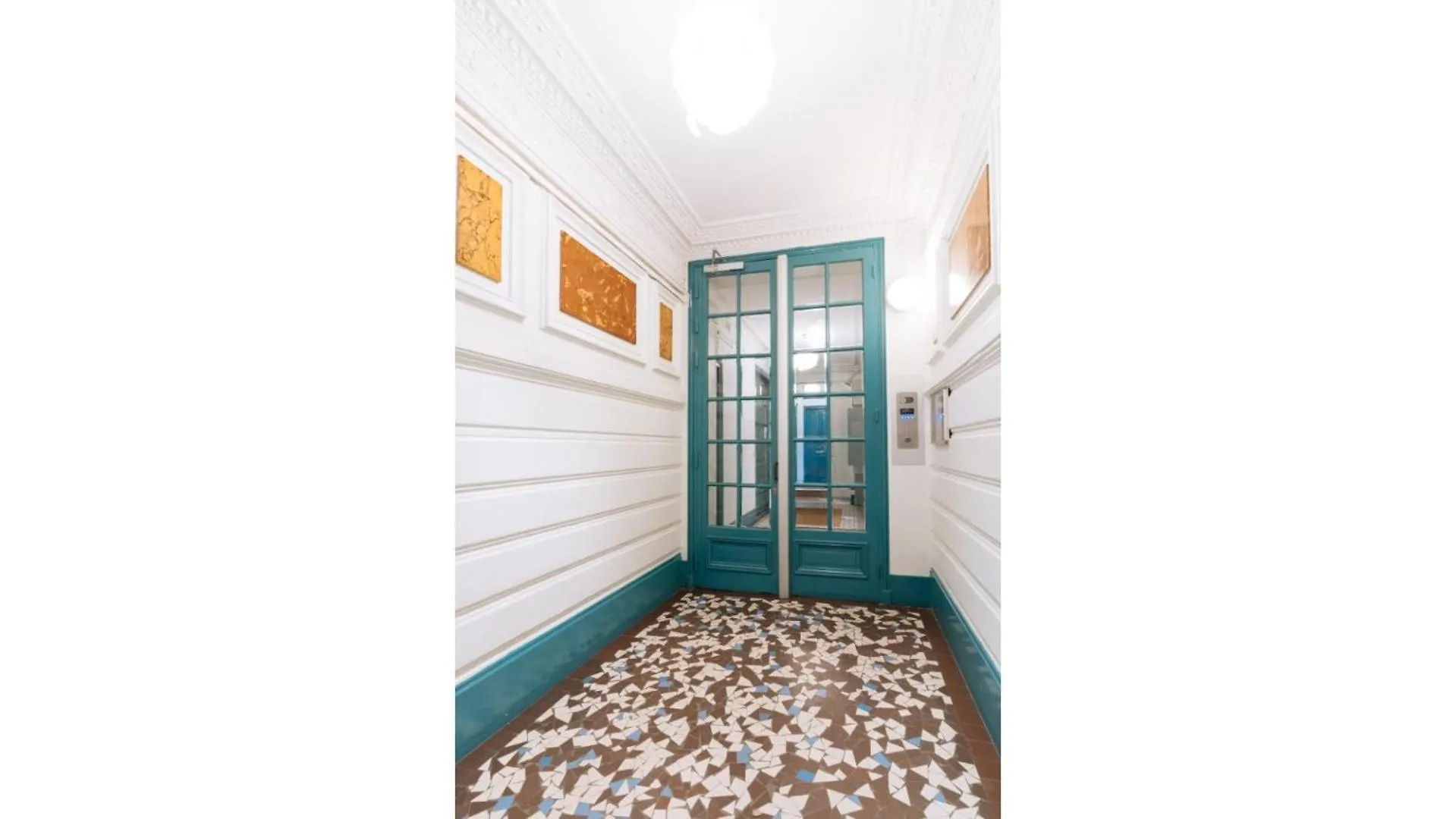Charming & Central 1Bd Apartment Near Montmartre Paris 0*,  Fransa