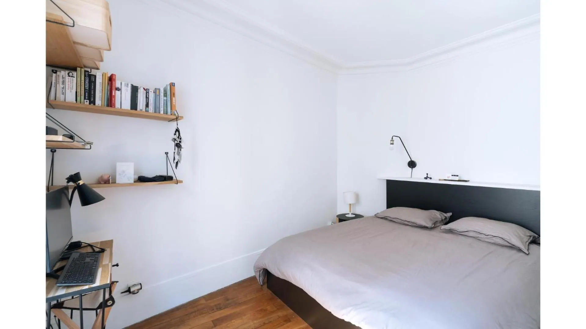Charming & Central 1Bd Apartment Near Montmartre Paris France
